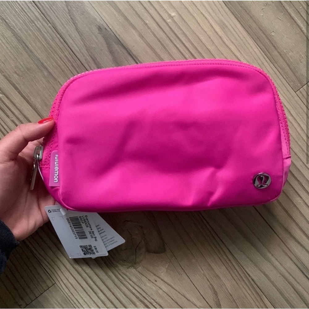 Sonic pink belt bag